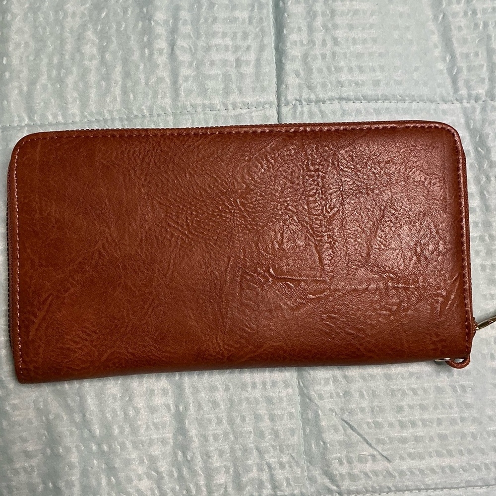 Beverage Elegant Brown Leather Wallet